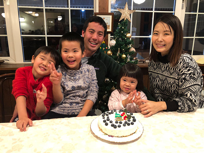 アルペンスキー選手の福井丈（じょう）さんが幼いころの家族写真