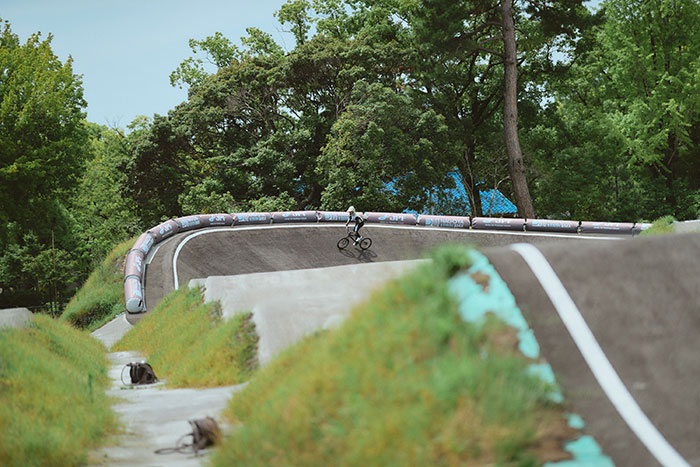 BMXレーシング選手の高崎成琉(なる)さんの練習中の写真