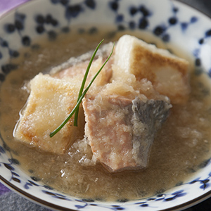 鮭のみぞれスープ揚げ餅入り