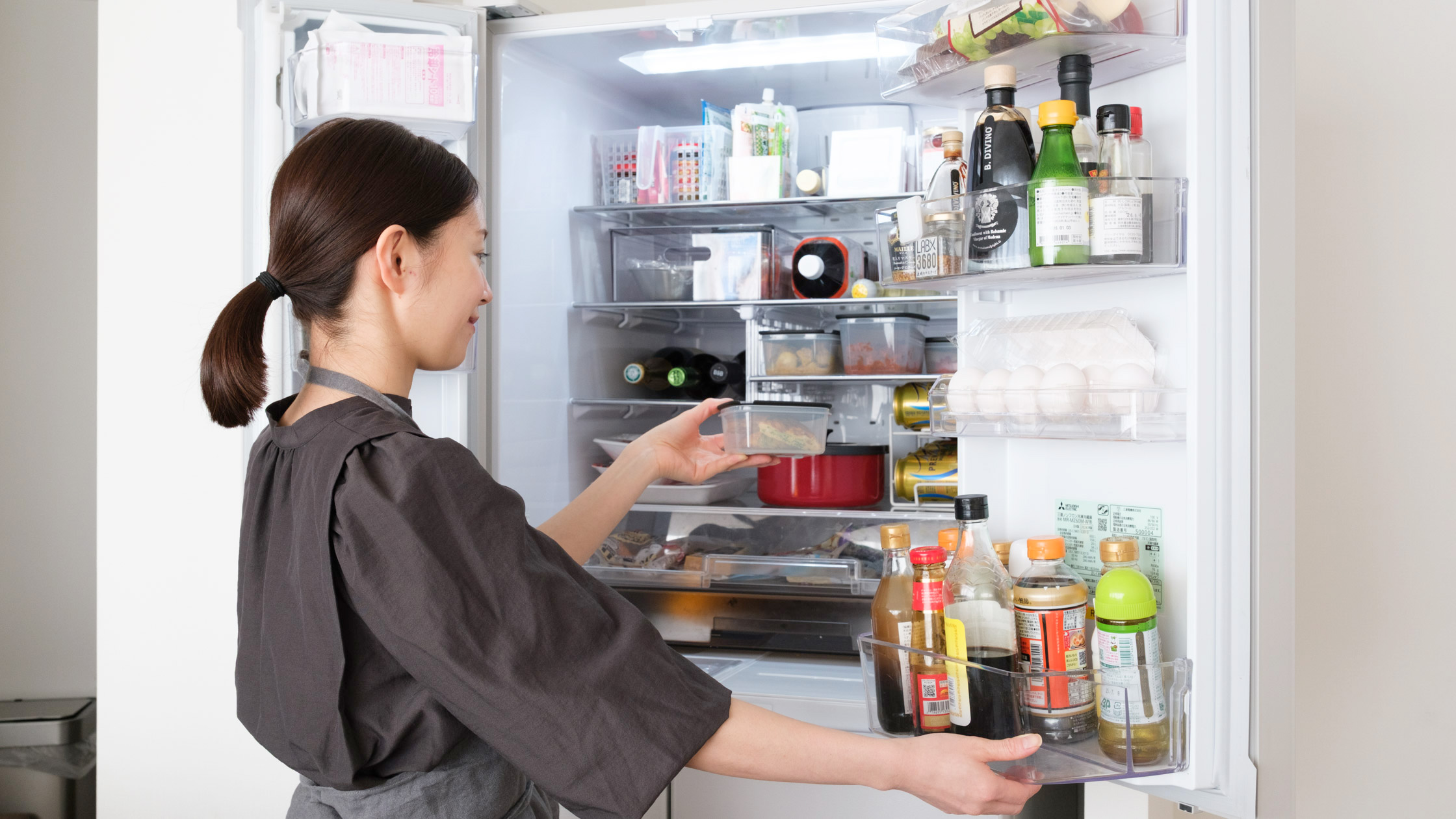 西岡さん×冷蔵庫全景