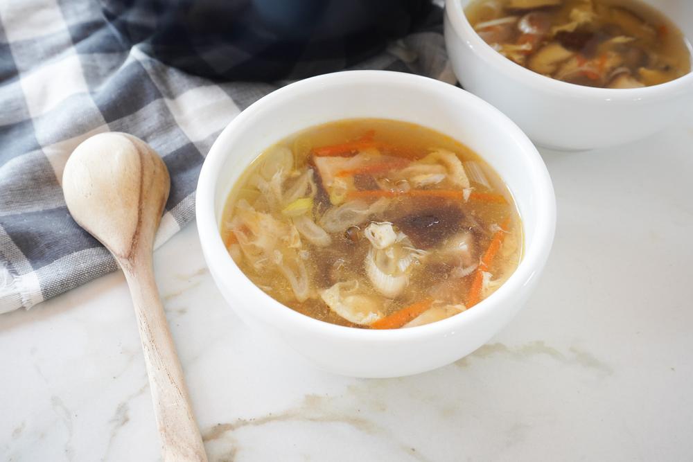 きのこたっぷり中華スープ盛り付け