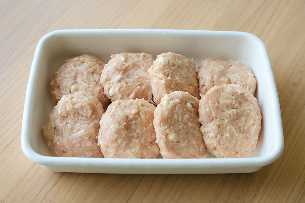 えのきつくねの下準備の写真