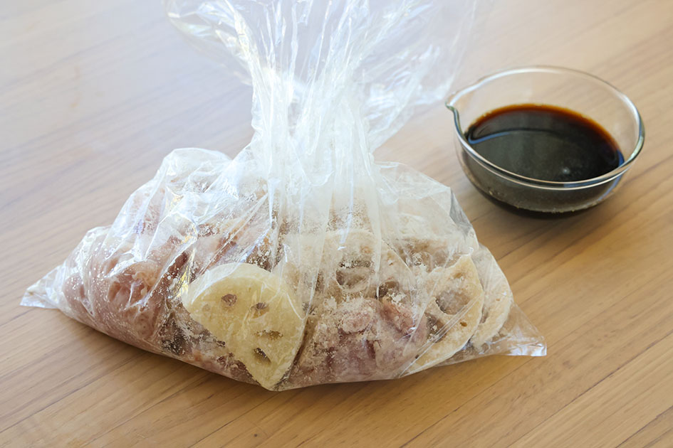 鶏れんこんの甘酢炒めの下準備の写真