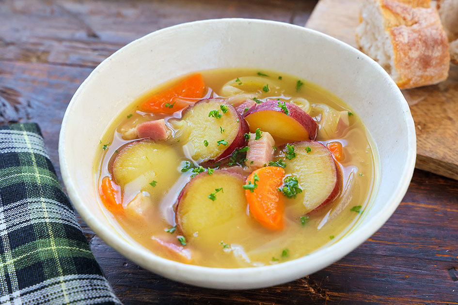 さつまいも入り野菜スープの盛り付け写真