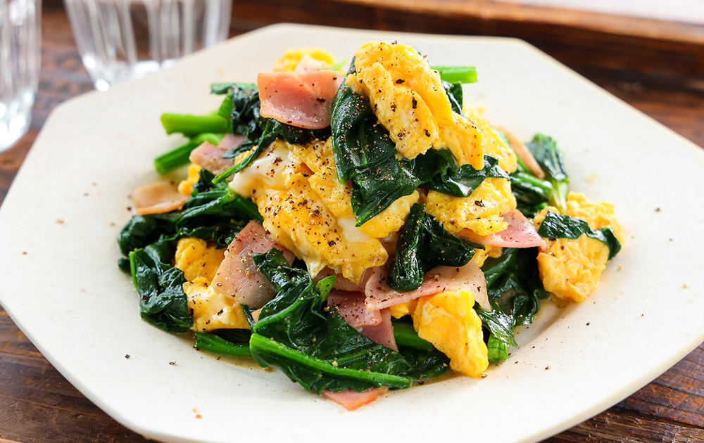 ほうれん草とベーコンの卵炒め