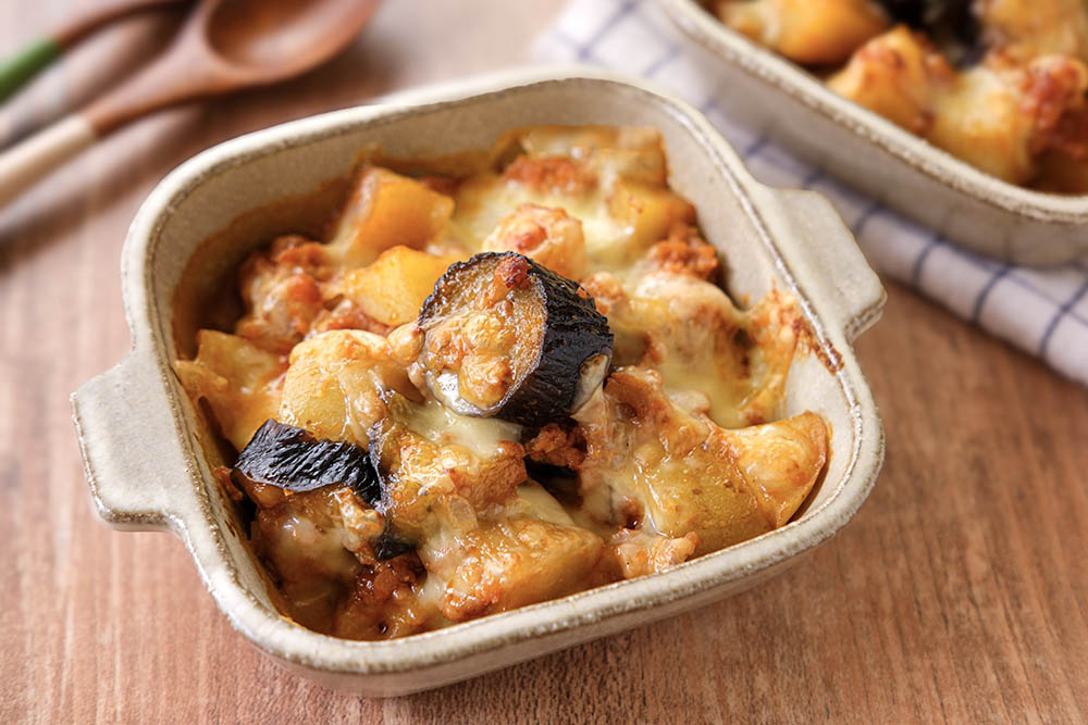 なすとじゃがいものミニミートグラタンの盛り付け写真