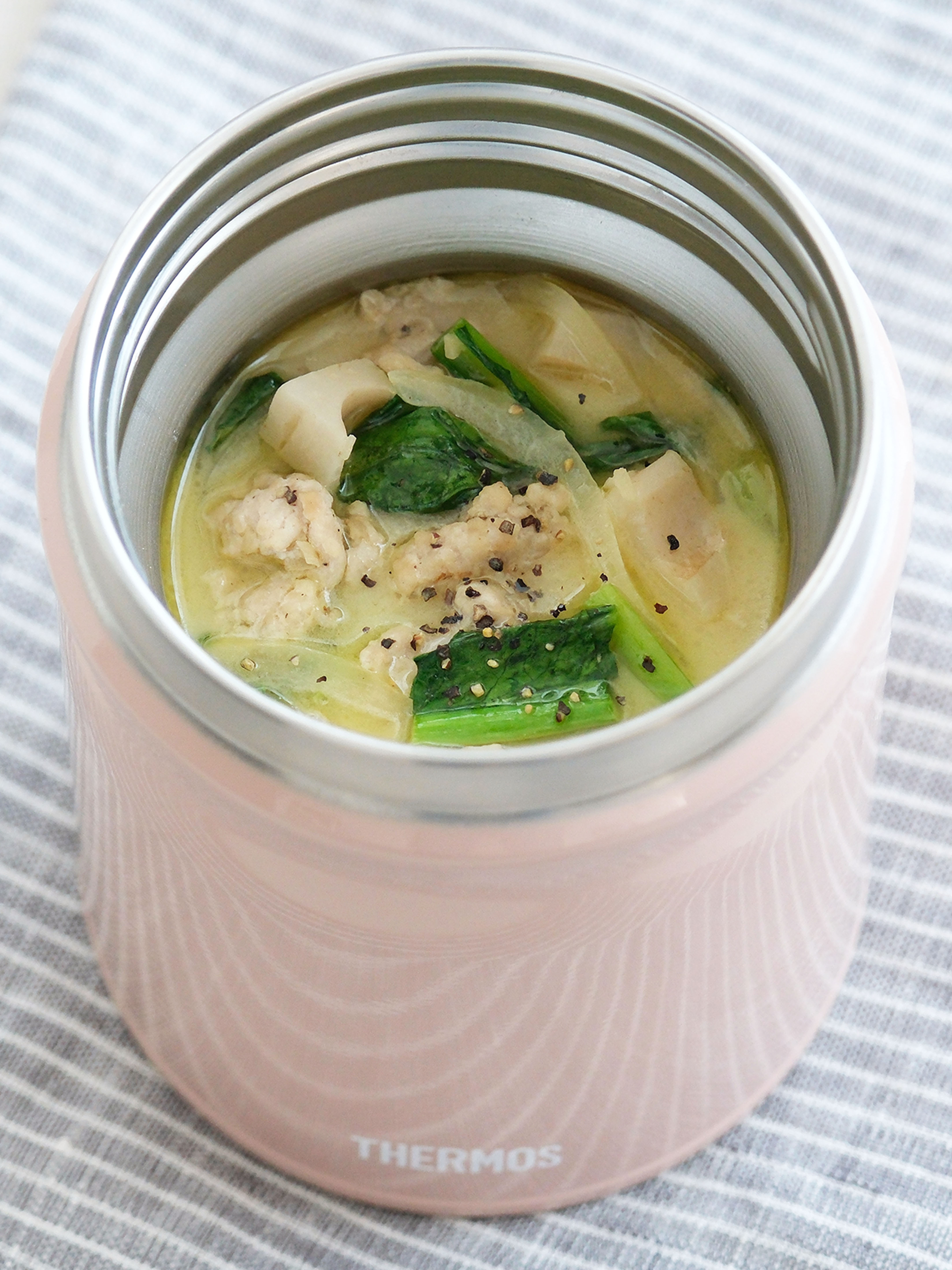 生姜とレンコン、オーツミルクの温活スープ