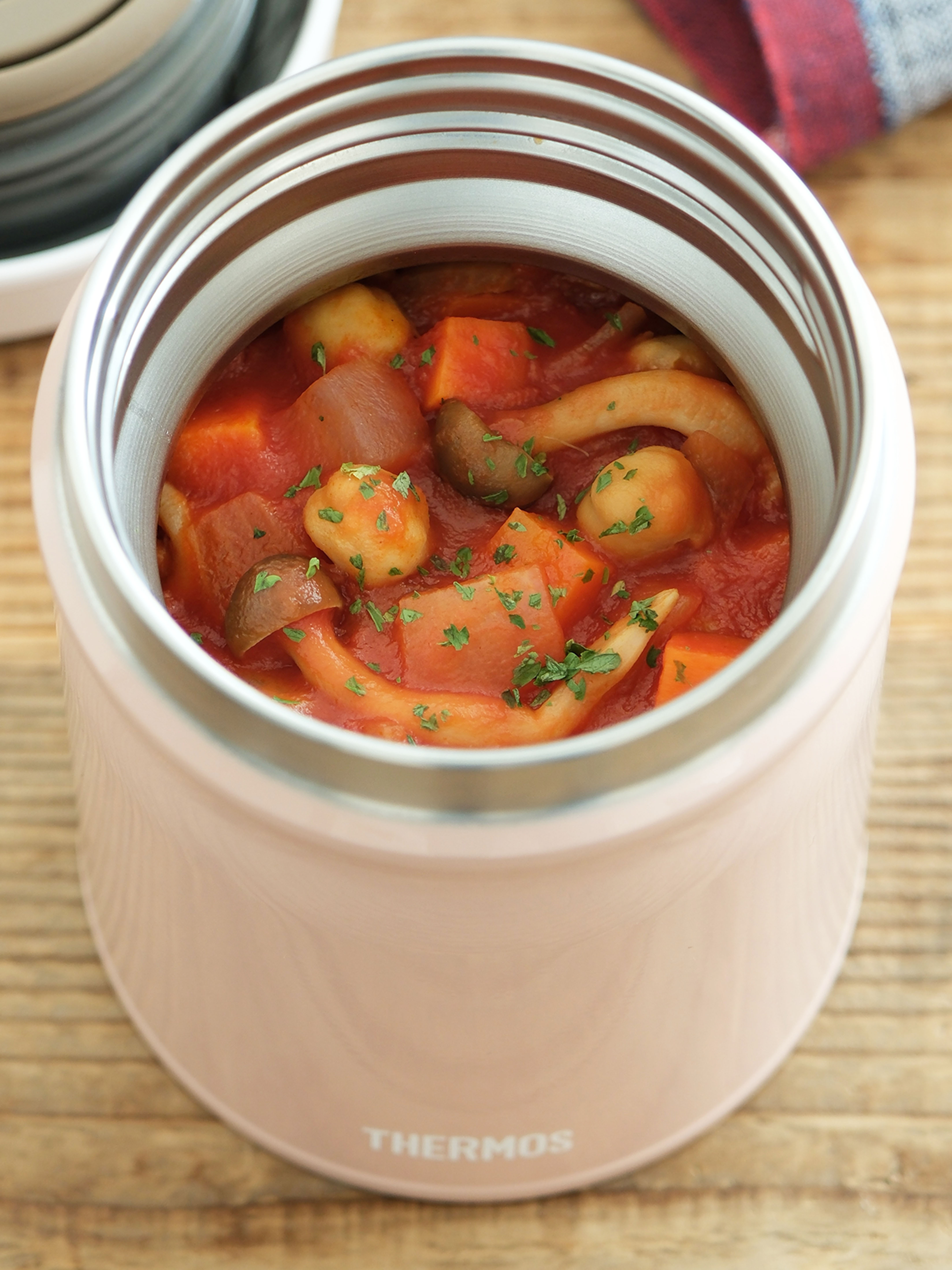 生姜とニンジン、トマトの温活スープ