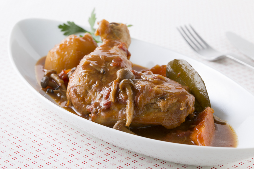 鶏骨付きもも肉の濃厚デミシチュー