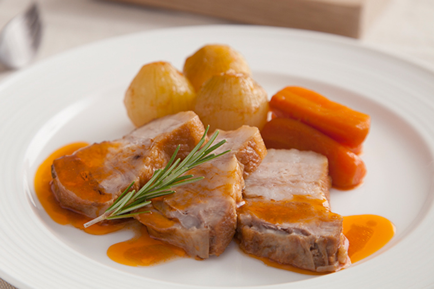 豚バラ肉の赤ワインビネガー煮込み