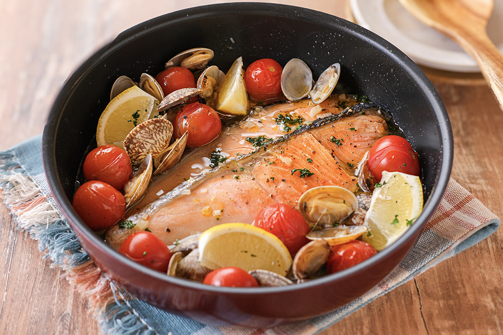 サーモンのレモンアクアパッツア盛り付け写真