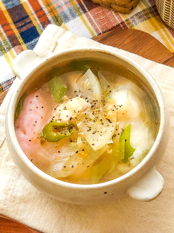 じゅわっとお餅とろける幸せの味！鶏肉と大根の柚子だしスープ