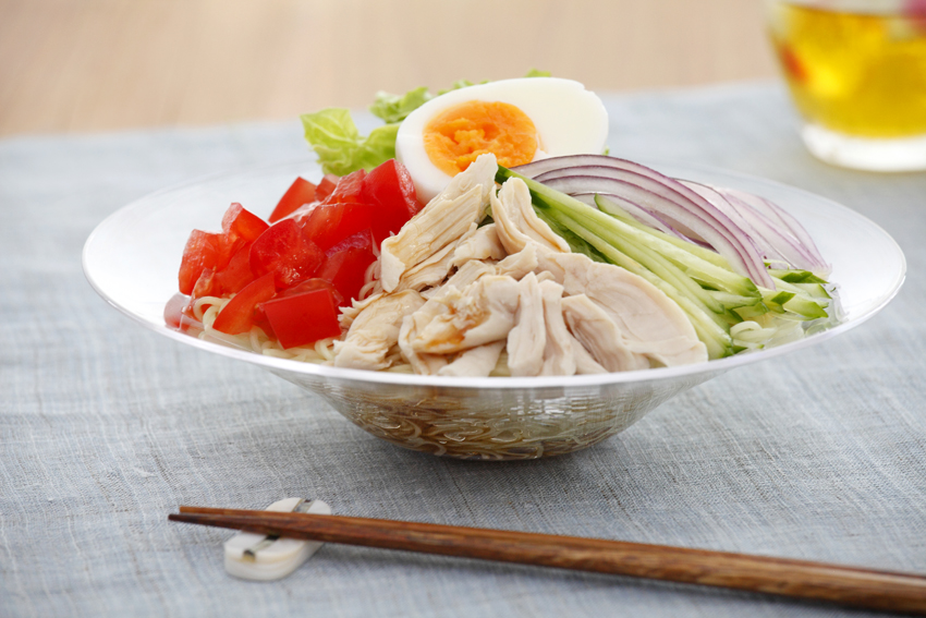 しっとり鶏ささみとゆで卵の冷やし中華