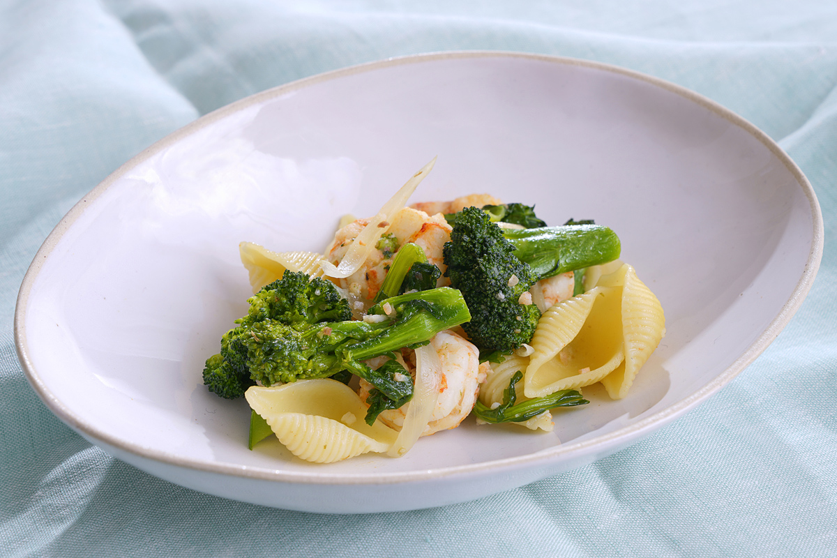 春野菜と小えびのショートパスタの盛り付け写真