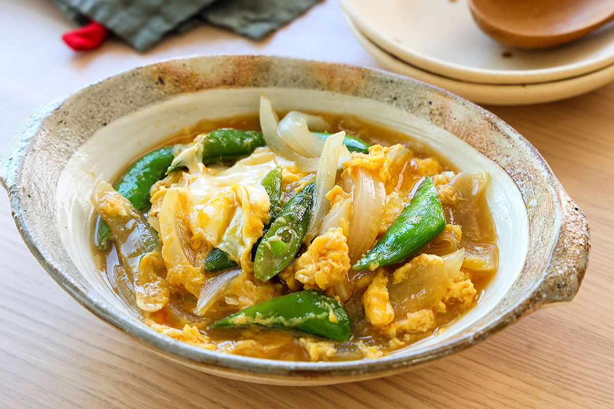 スナップえんどうの卵とじの盛り付け写真