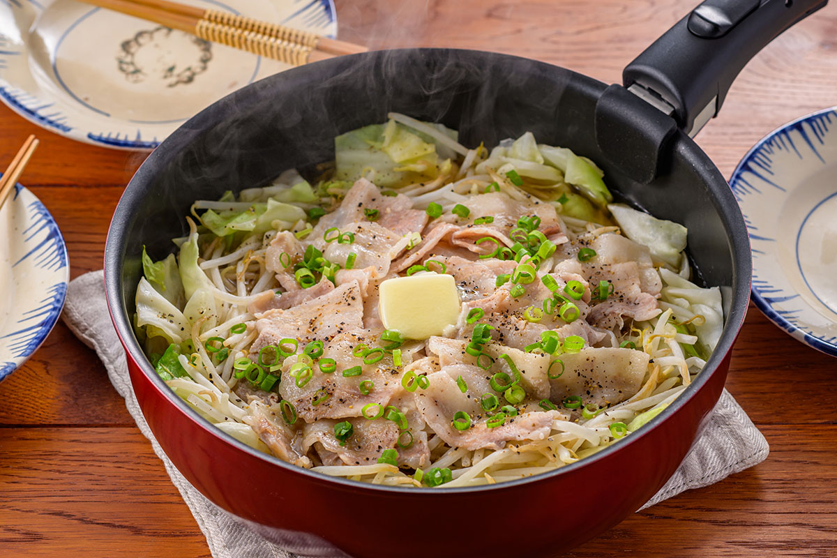 豚バラキャベツのだしバタおかず鍋の出来上がり写真