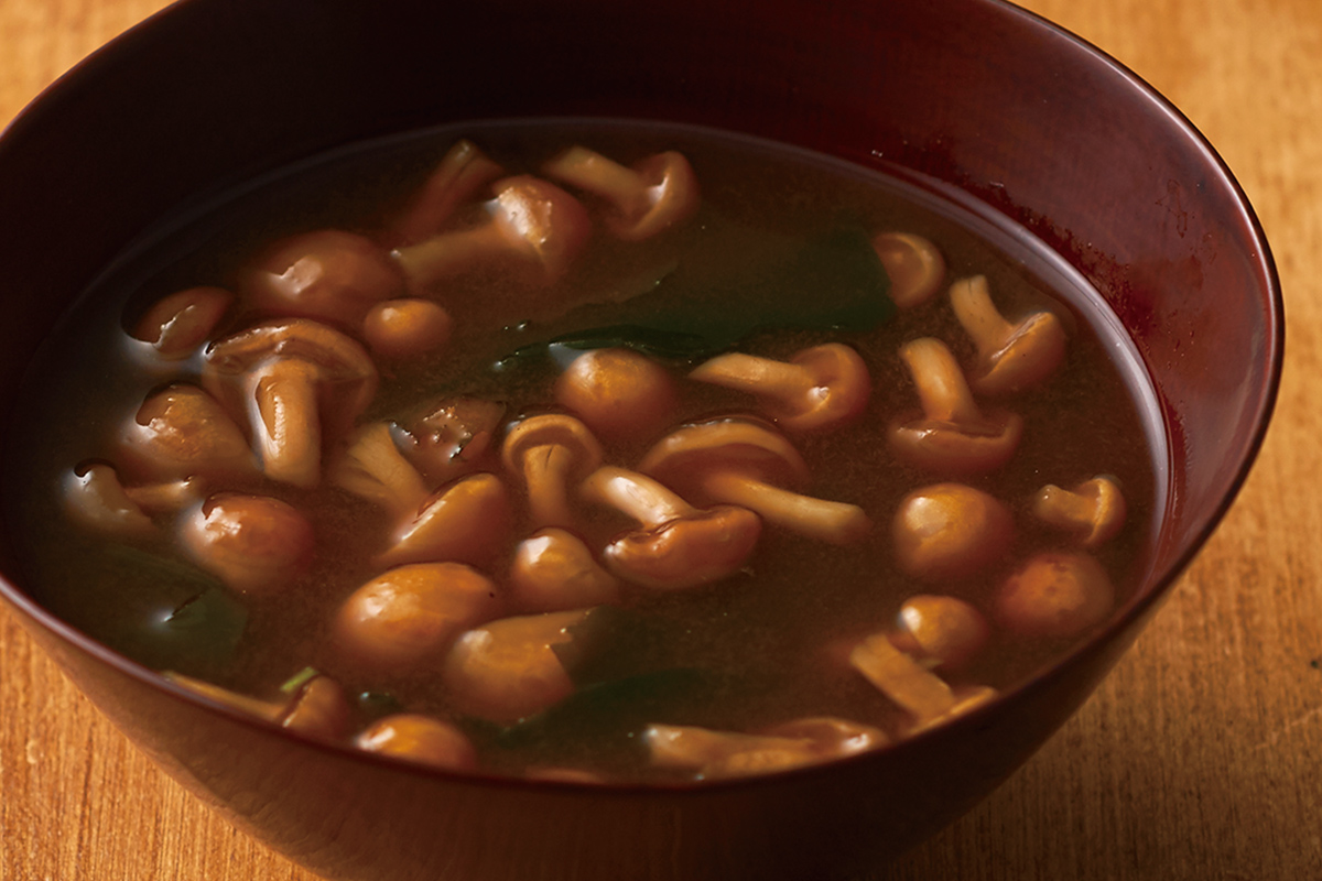 なめことわかめのみそ汁