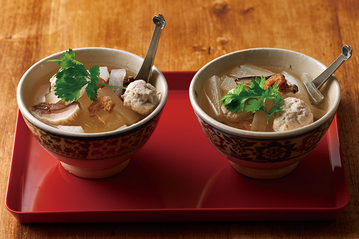 大根と簡単鶏だんごのエスニックスープ