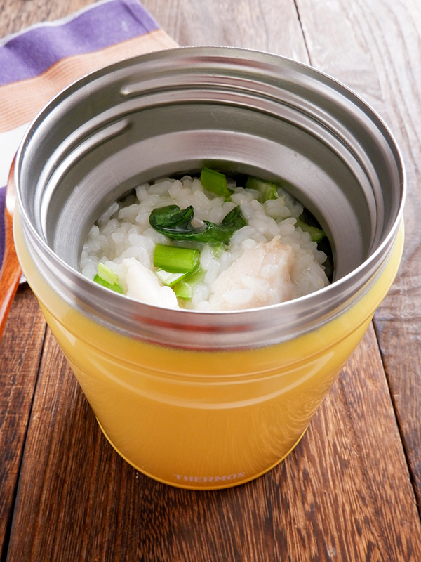 サラダチキンと小松菜の中華粥 スープジャーレシピ レシピ サーモス 魔法びんのパイオニア
