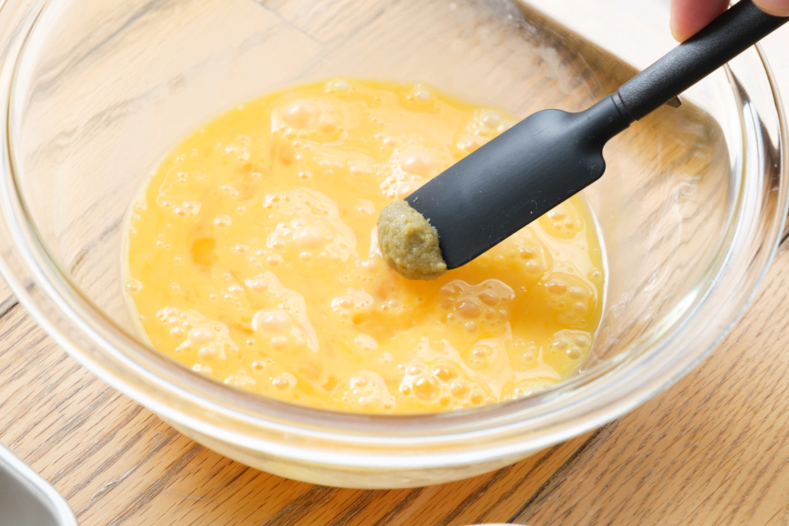 柚子こしょうを入れるときは「シリコーンスパチュラ」のミニサイズを使うと便利です