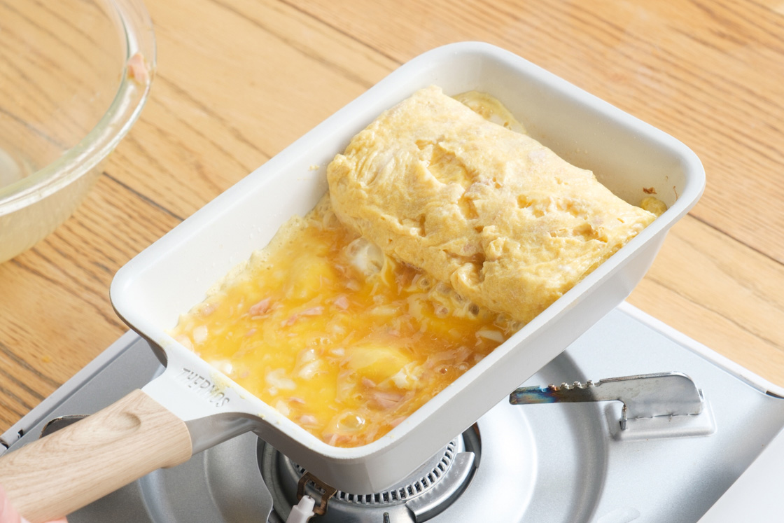 フライパンと持ち手の間に留め具がないので、巻きやすいのが魅力のひとつ