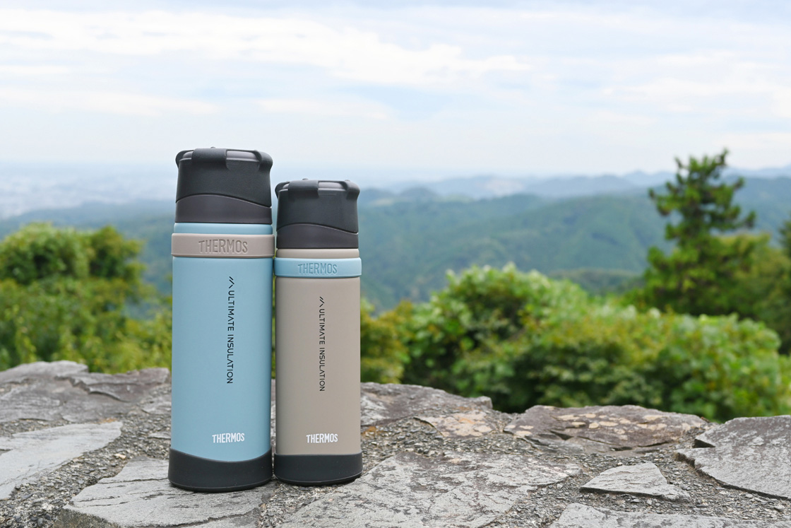 山専用ボトルFFXシリーズ。左は750mlサイズ、右は500mlサイズ。このほかにも900mlサイズがある