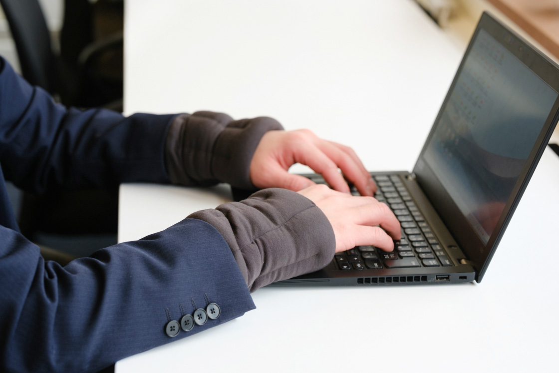 男性×オフィス勤務イメージ